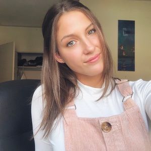 Meet your Posher, Daniela